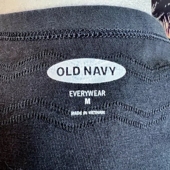 Women’s Old Navy Short Sleeve Tee | Dark Gray | Crew Neck | Textured | Medium - Picture 6 of 6